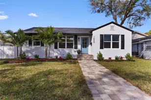 1020 15th St N, Saint Petersburg, FL 33705 - Photo 1