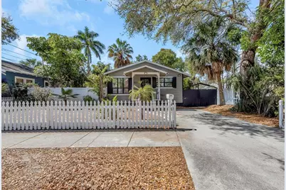 1022 8th Street N, Saint Petersburg, FL 33701 - Photo 1
