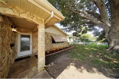824 62nd Avenue NE, Saint Petersburg, FL 33702 - Photo 1