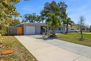 6535 10th St N, Saint Petersburg, FL 33702 - Photo 1