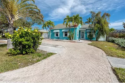 815 Lantana Avenue, Clearwater Beach, FL 33767 - Photo 1