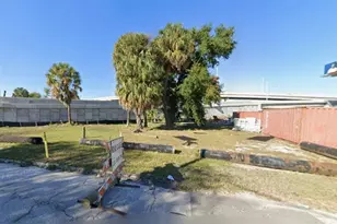 702 E Ross Ave, Tampa, FL 33602 - Photo 1