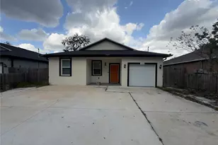 3204 E Mohawk Ave, Tampa, FL 33610 - Photo 1