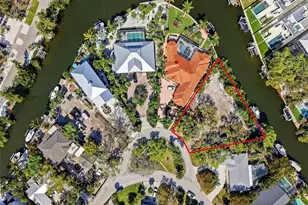 114 Island Cir, Sarasota, FL 34242 - Photo 1