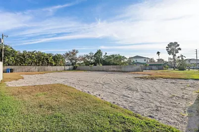 1235 Cordova Boulevard NE, Saint Petersburg, FL 33704 - Photo 1