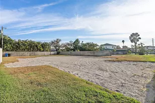 1235 Cordova Blvd NE, Saint Petersburg, FL 33704 - Photo 1