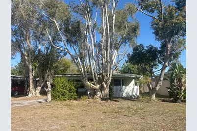 755 75th Avenue N, Saint Petersburg, FL 33702 - Photo 1
