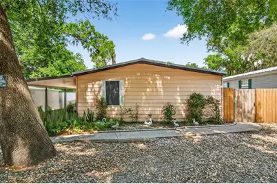 10510 Bay Hills Circle, Thonotosassa, FL 33592 - Photo 1