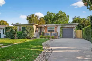 1310 47th Ave N, Saint Petersburg, FL 33703 - Photo 1
