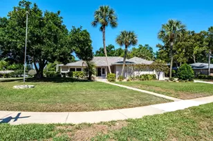 75 Woodcutter Ln, Palm Harbor, FL 34683 - Photo 1