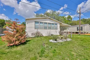 38992 Stapley Cir, Zephyrhills, FL 33540 - Photo 1