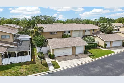 6660 Cape Hatteras Way NE #1, Saint Petersburg, FL 33702 - Photo 1