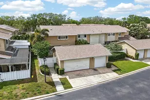 6660 Cape Hatteras Way NE, Saint Petersburg, FL 33702 - Photo 1