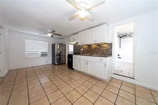 620 25th St W, Bradenton, FL 34205 - Photo 1