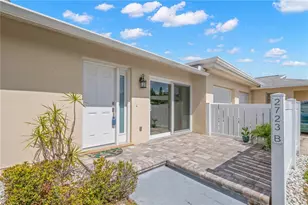 2723 Sherbrooke Ln, Palm Harbor, FL 34684 - Photo 1