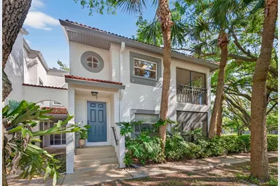 492 Santa Cruz Place NE #E, Saint Petersburg, FL 33703 - Photo 1