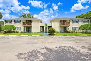 137 Hunter Lake Dr, Oldsmar, FL 34677 - Photo 1