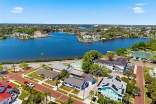 410 W Lemon St, Tarpon Springs, FL 34689 - Photo 1
