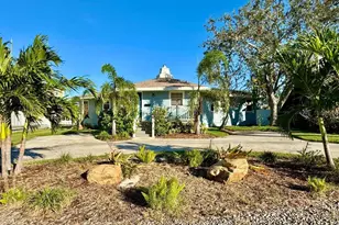 4112 Beach Dr SE, Saint Petersburg, FL 33705 - Photo 1