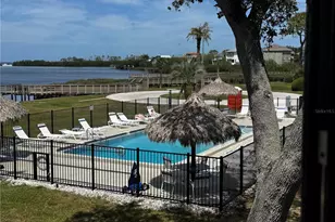 656 Windrush Bay Dr, Tarpon Springs, FL 34689 - Photo 1