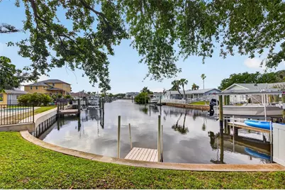 5200 14th Street NE, Saint Petersburg, FL 33703 - Photo 1