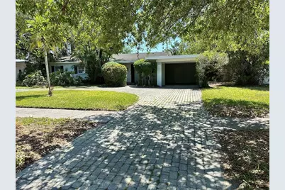 459 Bayview Drive NE, Saint Petersburg, FL 33704 - Photo 1