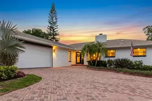 715 Rolling Hills Dr, Palm Harbor, FL 34683 - Photo 1
