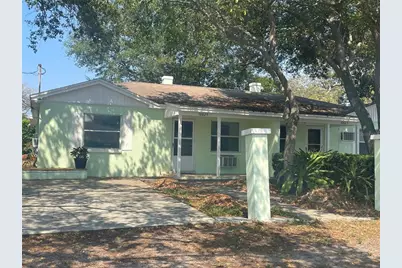 10825 Navajo Drive, Saint Petersburg, FL 33708 - Photo 1