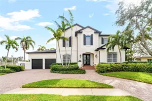 356 Belleair Dr NE, Saint Petersburg, FL 33704 - Photo 1