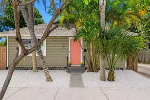 225 35th St S, Saint Petersburg, FL 33711 - Photo 1
