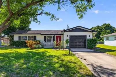 233 NW Madison Circle N, Saint Petersburg, FL 33702 - Photo 1