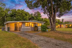 1421 14th St E, Bradenton, FL 34208 - Photo 1
