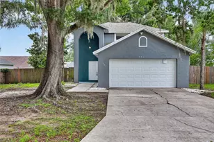 303 Sugar Creek Dr, Plant City, FL 33563 - Photo 1