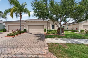 642 Chipper Dr, Sun City Center, FL 33573 - Photo 1