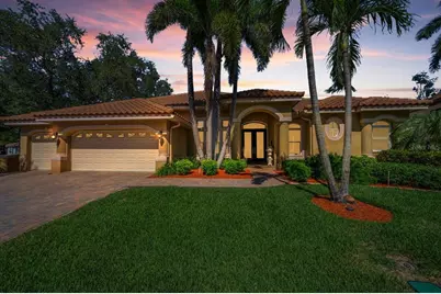 970 Southern Pine Court NE, Saint Petersburg, FL 33703 - Photo 1