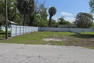 12505 4 Oaks Rd, Tampa, FL 33624 - Photo 1