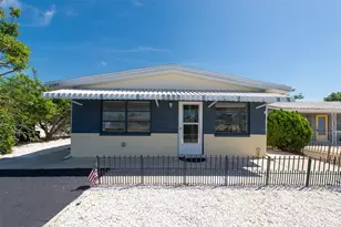 11095 2nd St E, Treasure Island, FL 33706 - Photo 1
