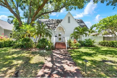 156 21st Avenue NE, Saint Petersburg, FL 33704 - Photo 1