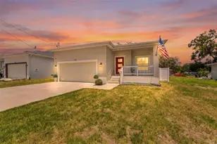 1612 E 97th Ave, Tampa, FL 33612 - Photo 1