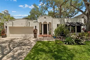2941 W Bayshore Ct, Tampa, FL 33611 - Photo 1