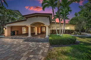 52 N Pine Cir, Belleair, FL 33756 - Photo 1