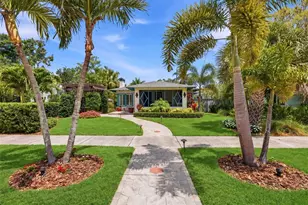 101 26th Ave NE, Saint Petersburg, FL 33704 - Photo 1