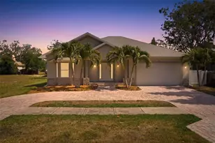 1016 Gulf Rd, Tarpon Springs, FL 34689 - Photo 1