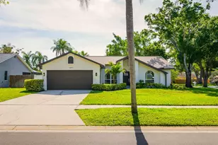 1043 Ridge View Ln, Palm Harbor, FL 34683 - Photo 1