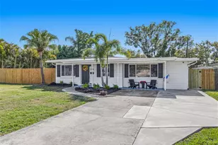 3044 55th St N, Saint Petersburg, FL 33710 - Photo 1