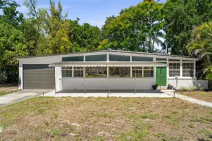 6800 Onyx Dr N, Saint Petersburg, FL 33702 - Photo 1
