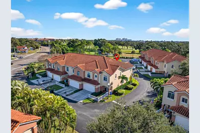 6302 Vista Verde Drive E, Saint Petersburg, FL 33707 - Photo 1
