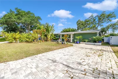 263 42nd Avenue NE, Saint Petersburg, FL 33703 - Photo 1