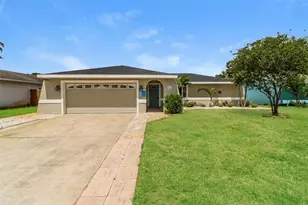 12056 93rd St, Largo, FL 33773 - Photo 1