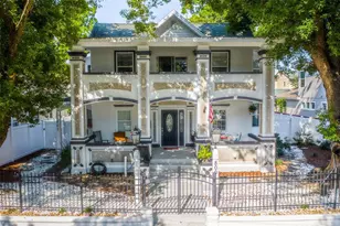 802 8th St N, Saint Petersburg, FL 33701 - Photo 1